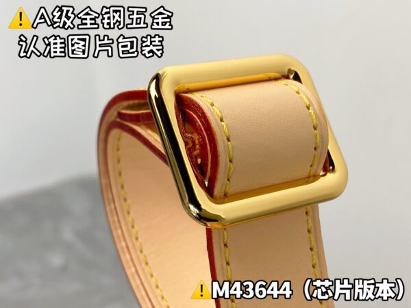 img_0131 BUMBAG M43644 Size 37x14x13 cm