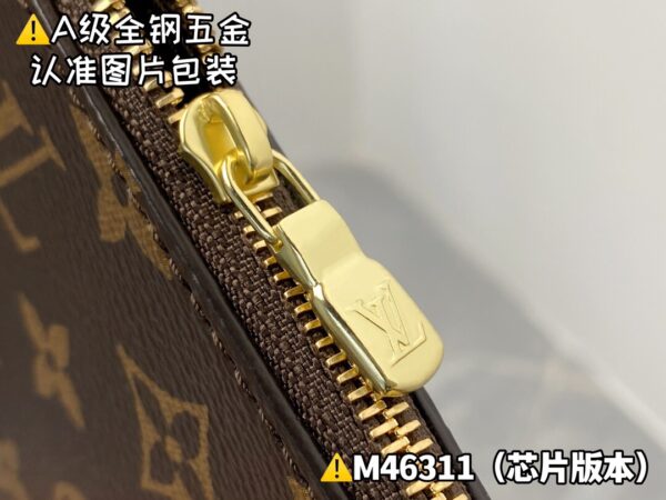 img_0150 M46311 MATEL Size 38x30x10 cm