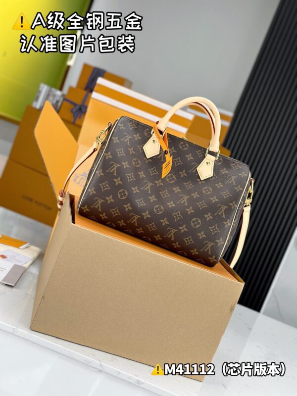 img_0177 SPEEDY 30 M41112 Size 30x21x17 cm