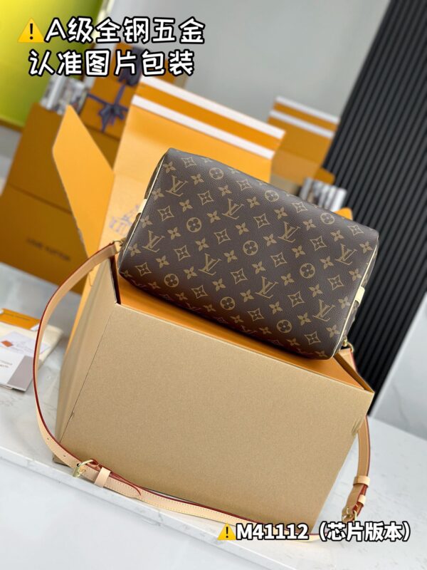img_0179 SPEEDY 30 M41112 Size 30x21x17 cm