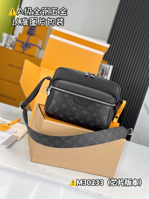 OUTDOOR Messenger Bag M30233 Size 26x20x10.5 cm