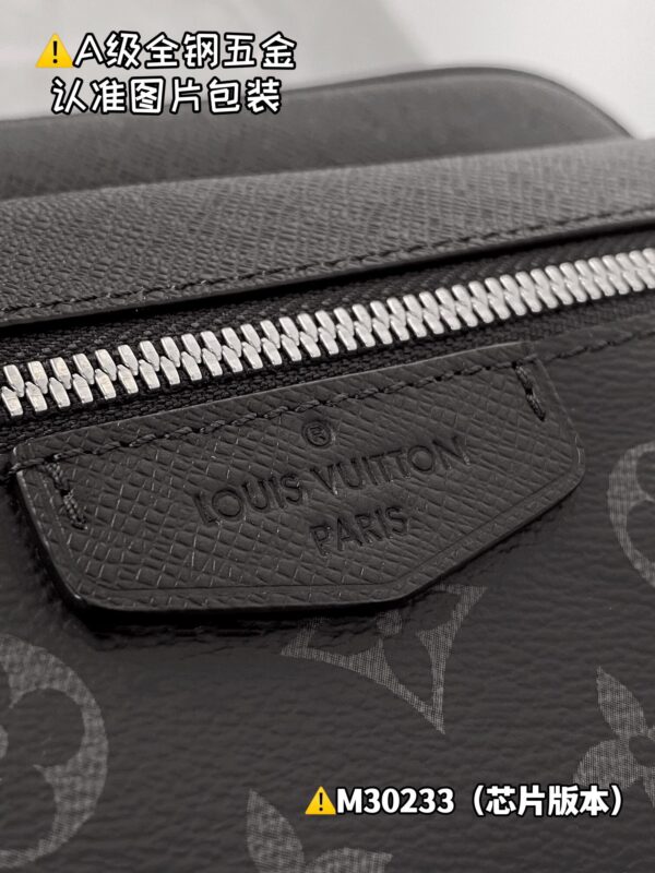 img_0348 OUTDOOR Messenger Bag M30233 Size 26x20x10.5 cm