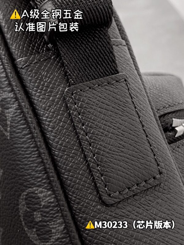 img_0349 OUTDOOR Messenger Bag M30233 Size 26x20x10.5 cm
