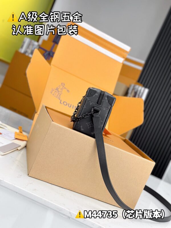 img_0359 MINI SOFT TRUNK Chain Bag M44735 Size 18.5x13x8 cm