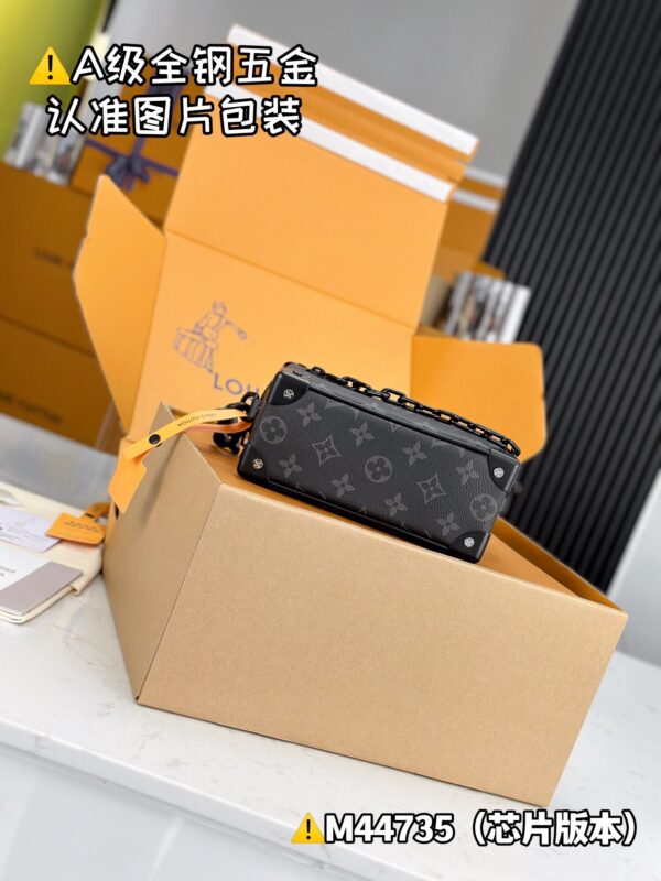 img_0360 MINI SOFT TRUNK Chain Bag M44735 Size 18.5x13x8 cm