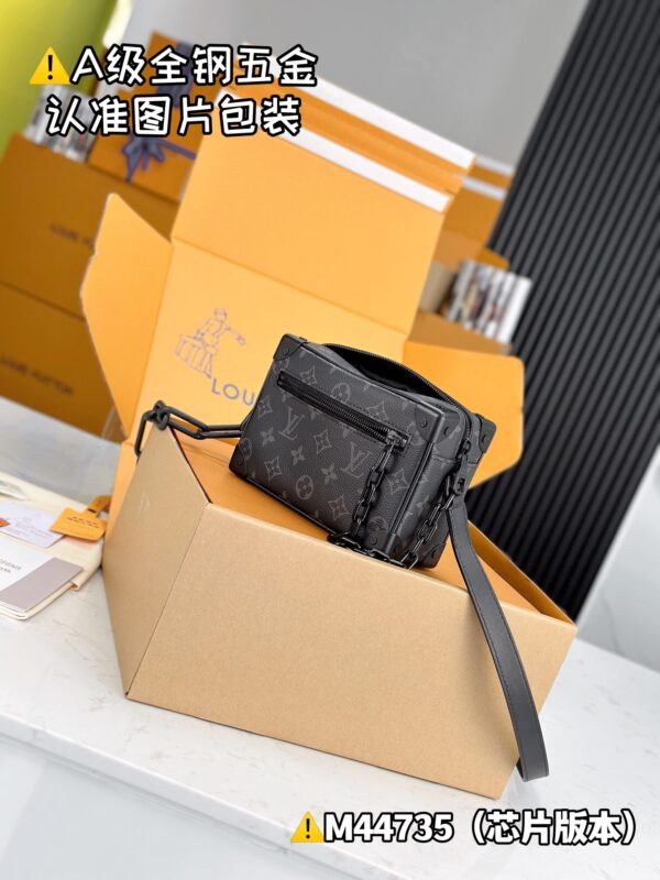 img_0363 MINI SOFT TRUNK Chain Bag M44735 Size 18.5x13x8 cm