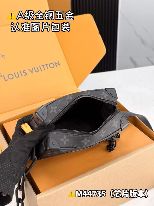 img_0364 MINI SOFT TRUNK Chain Bag M44735 Size 18.5x13x8 cm