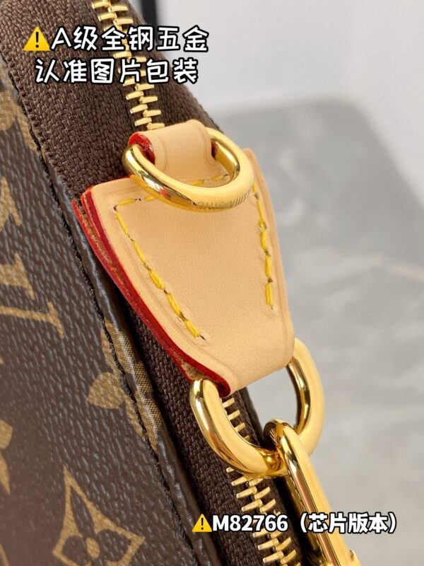 img_0402 POCHETTE ACCESSOIRES M82766 Size 23.5x13.5x4cm