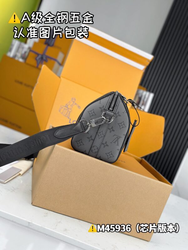 img_0449 CITY KEEPALL M45936 Size 27x17x13 cm