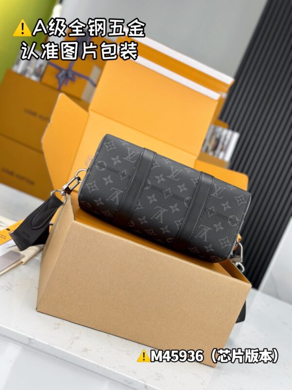 img_0450 CITY KEEPALL M45936 Size 27x17x13 cm