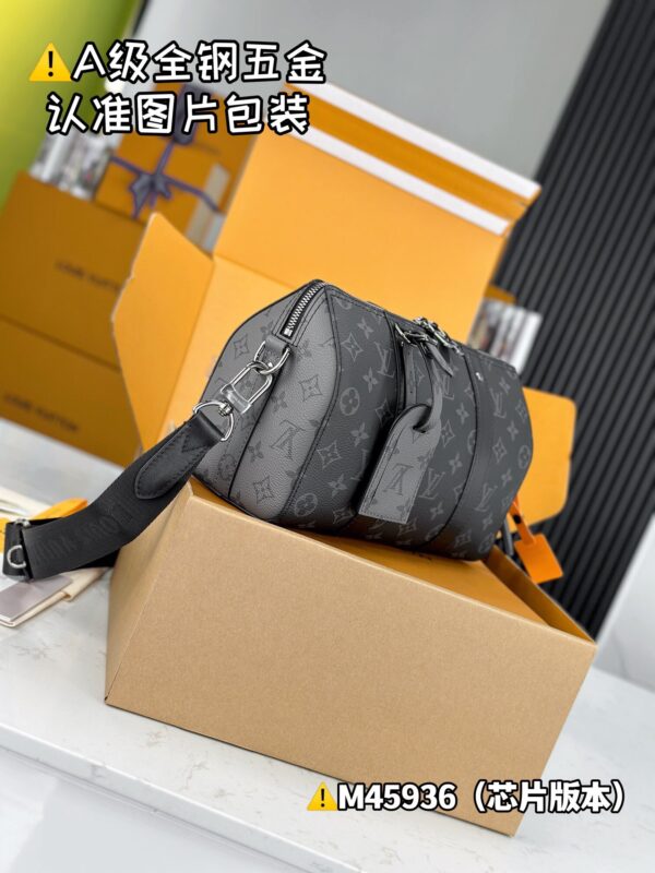 img_0452 CITY KEEPALL M45936 Size 27x17x13 cm