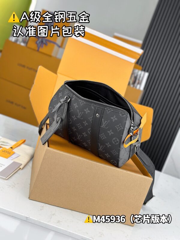 img_0454 CITY KEEPALL M45936 Size 27x17x13 cm