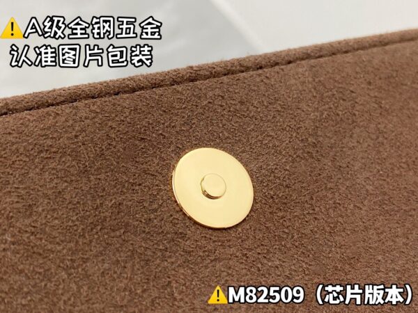 img_0532 WALLET ON CHALN LlLY M82509 Size 20x10x3 cm