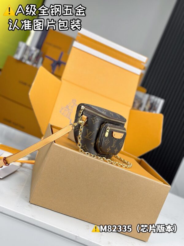 MINI BUMBAG M82335 Size 17x12x9.5 cm