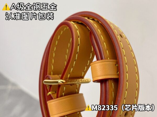 MINI BUMBAG M82335 Size 17x12x9.5 cm