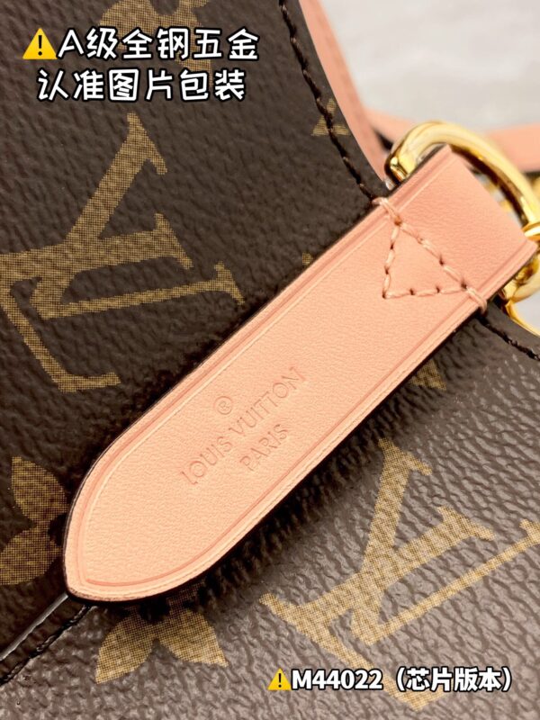 img_0620 NEONOE Medium M44022 Size 26x26x17.5 cm