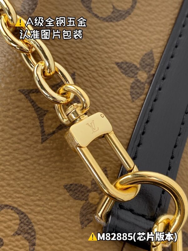 img_0908 Zjs jh Online Only M82885 Size 11.5x11.5x11.5 cm