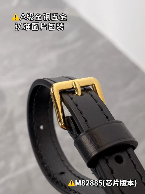 img_0912 Zjs jh Online Only M82885 Size 11.5x11.5x11.5 cm