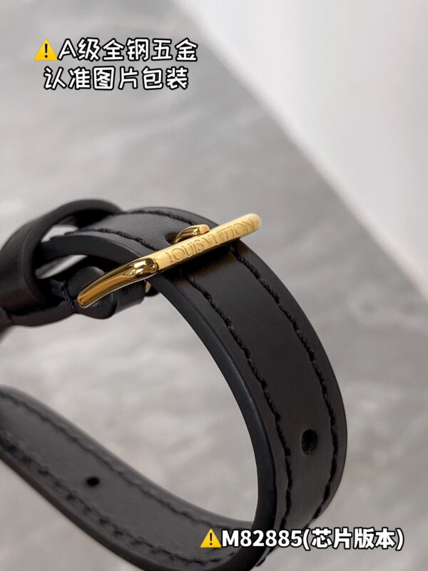 img_0913 Zjs jh Online Only M82885 Size 11.5x11.5x11.5 cm