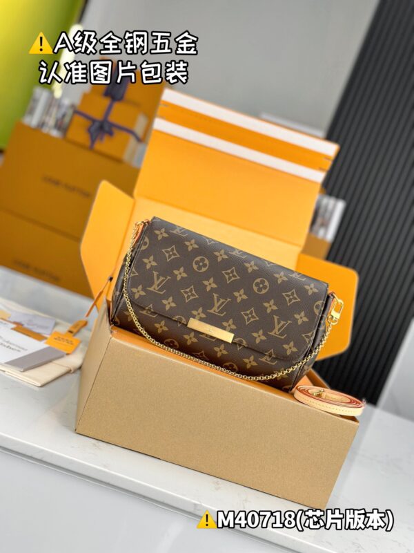 img_0965 FAVORITE M40718 Size 26x15x4 cm