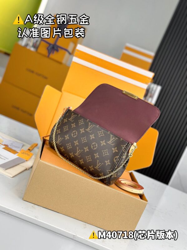 img_0967 FAVORITE M40718 Size 26x15x4 cm