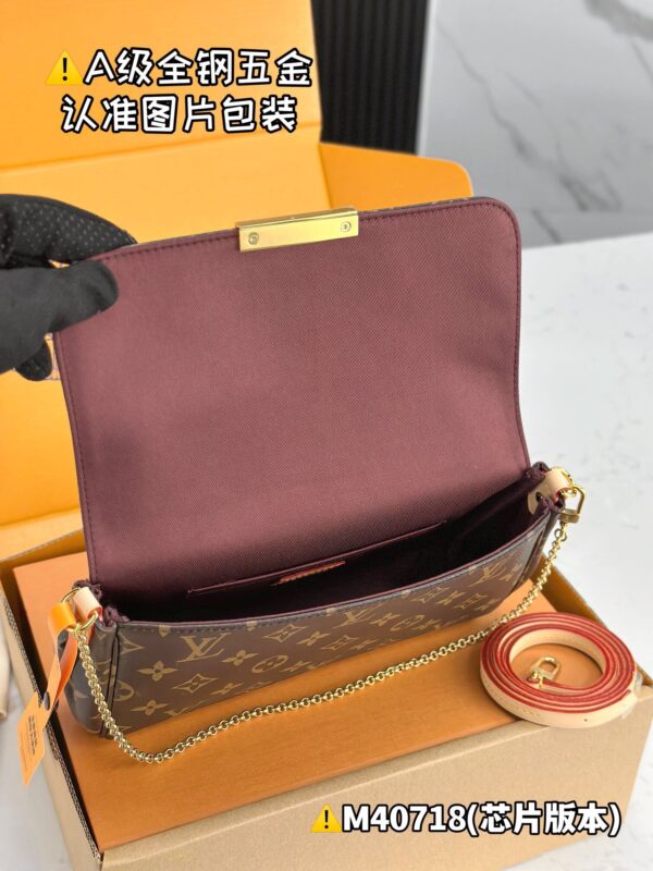 img_0969 FAVORITE M40718 Size 26x15x4 cm