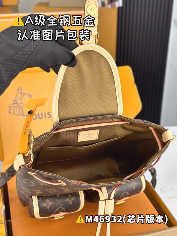 img_1042 EXCURSION Small Backpack M46932 Size 21x23x10 cm