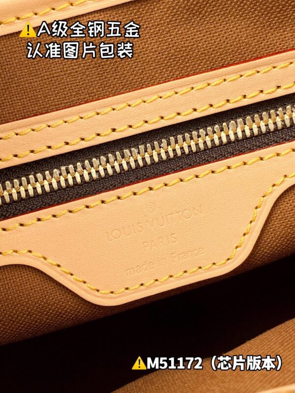 img_1076 M51172 Size 23x21x8 cm