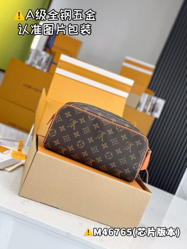 img_1089 DOPP KIT M46765 Size 28x15x16.5 cm