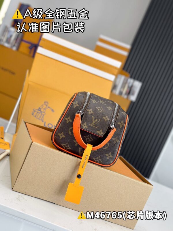 img_1092 DOPP KIT M46765 Size 28x15x16.5 cm