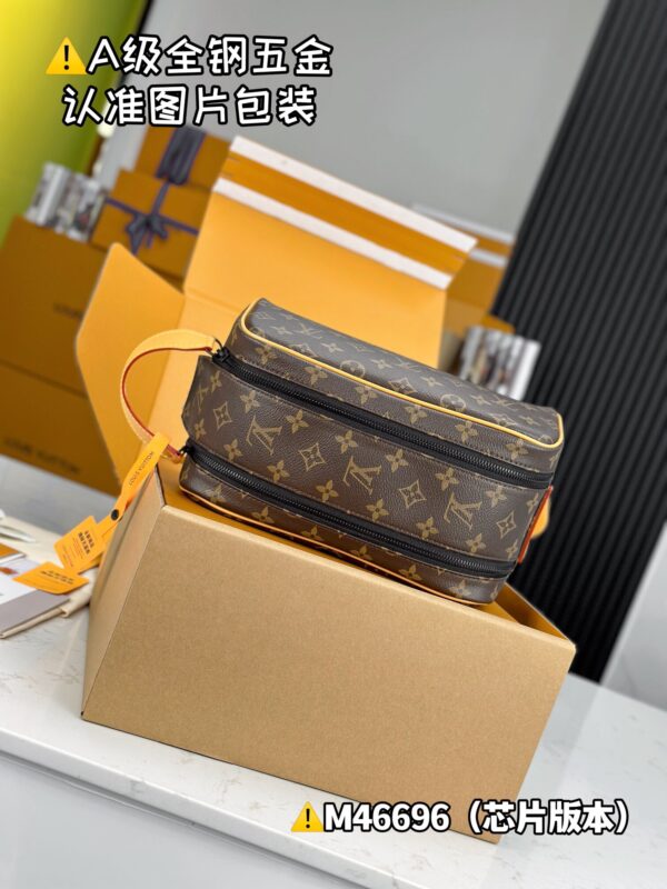 img_1130 DOPP KIT M46696 Size 28x15x16.5 cm