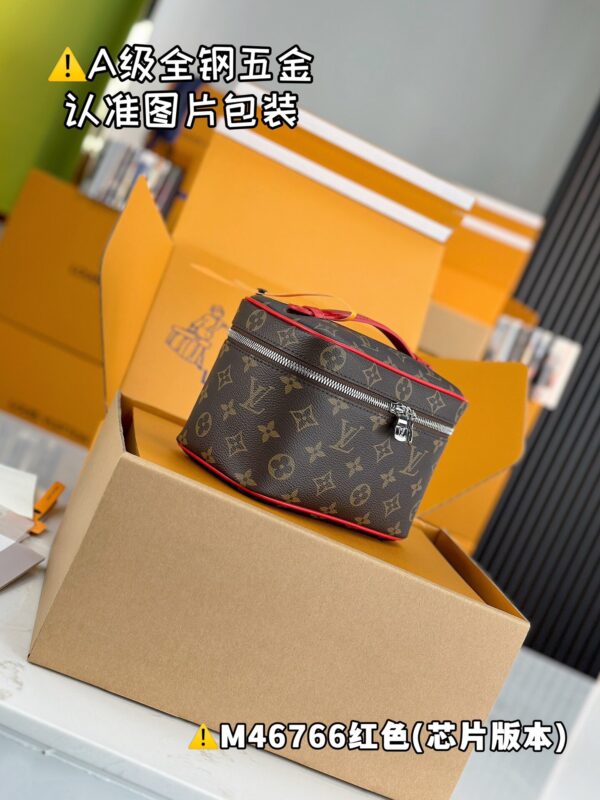 img_1147 NICE M46766 Size 20x13.5x12 cm