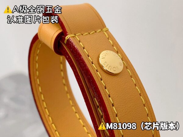 img_1229 LOOP M81098 Size 23x13x6 cm