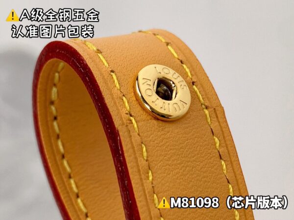 img_1231 LOOP M81098 Size 23x13x6 cm