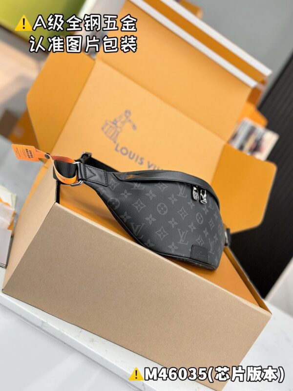 img_1317 DISCOVERY Small Waist Pack M46035 Size 44 x 15 x 9 cm