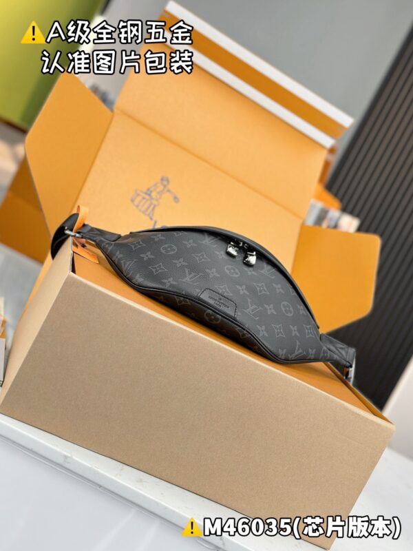 img_1318 DISCOVERY Small Waist Pack M46035 Size 44 x 15 x 9 cm