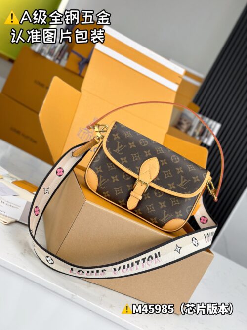 DlANE M45985 Size 24x15x9 cm