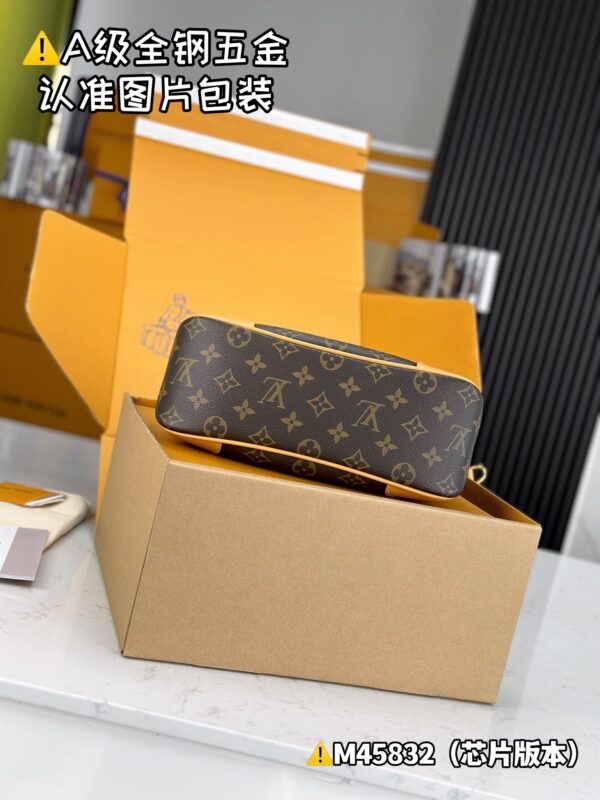 img_1382 BOULOGNE M45832 Size 29x16x9.5 cm