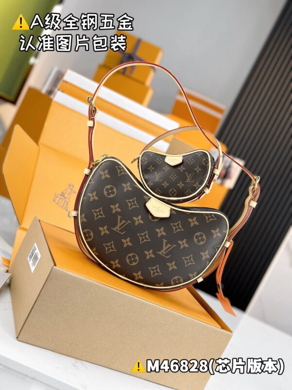 CROISSANT Medium M46828 Size 25 x 15 x 5 cm
