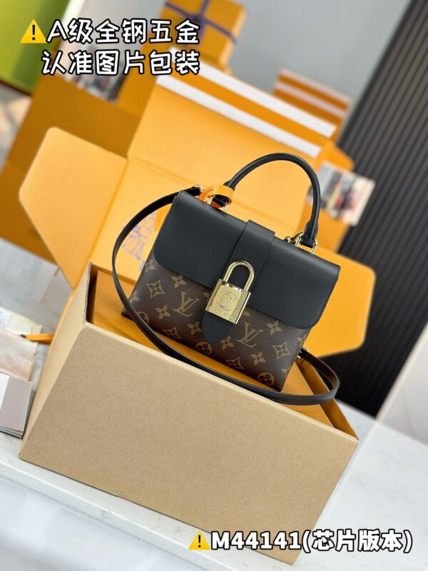 img_1668 LOCKY BB M44141 Size 20 x 16 x 7.5 cm