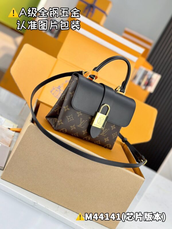 img_1672 LOCKY BB M44141 Size 20 x 16 x 7.5 cm