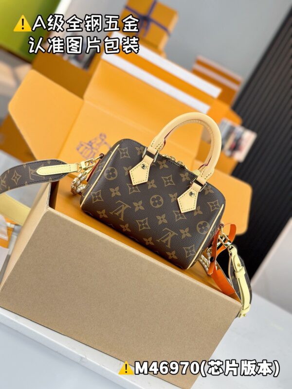 img_1742 SPEEDY 18 LV&I MONOGRAM M46970 Size 18.5 x 12.5 x 10.5 cm