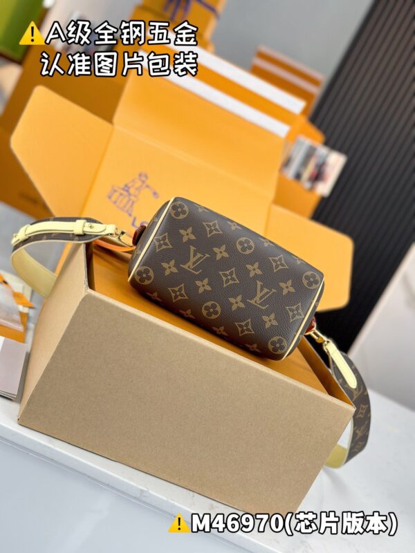 img_1744 SPEEDY 18 LV&I MONOGRAM M46970 Size 18.5 x 12.5 x 10.5 cm
