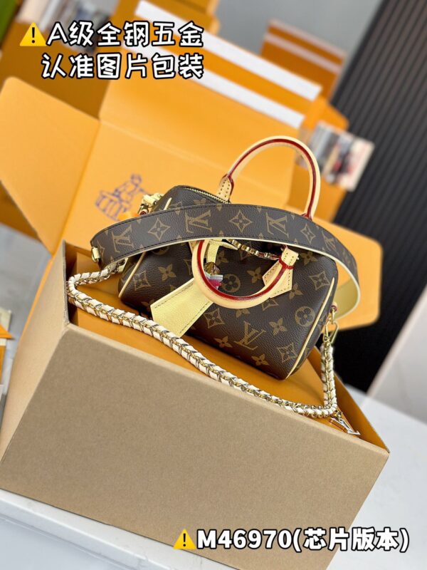 img_1747 SPEEDY 18 LV&I MONOGRAM M46970 Size 18.5 x 12.5 x 10.5 cm