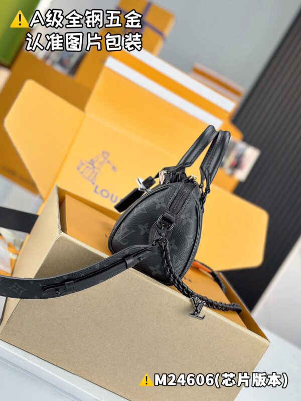 img_1779 SPEEDY 18 LV&I MONOGRAM ECLIPSE M24606 Size 18.5 x 12.5 x 10.5 cm