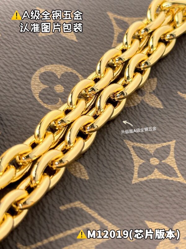 img_1847 LOCKIT BB M12019 Size 19 x 7 x 15 cm