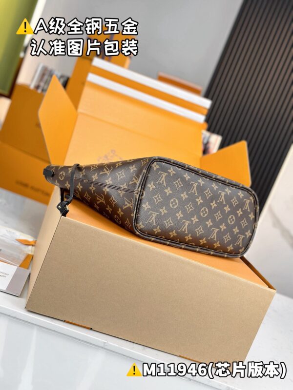 img_1891 NEVERFULL INSIDE OUT Medium M11946 Size 28 x 14 x 31 cm