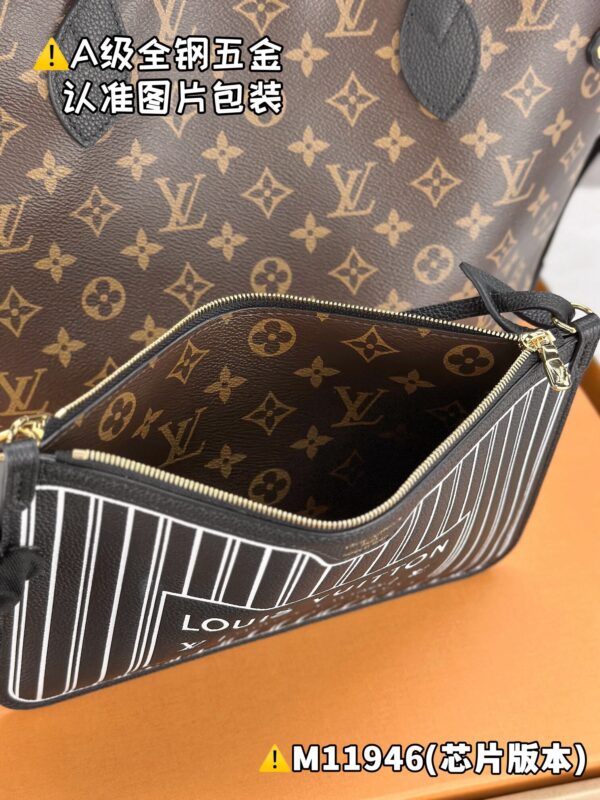 img_1892 NEVERFULL INSIDE OUT Medium M11946 Size 28 x 14 x 31 cm