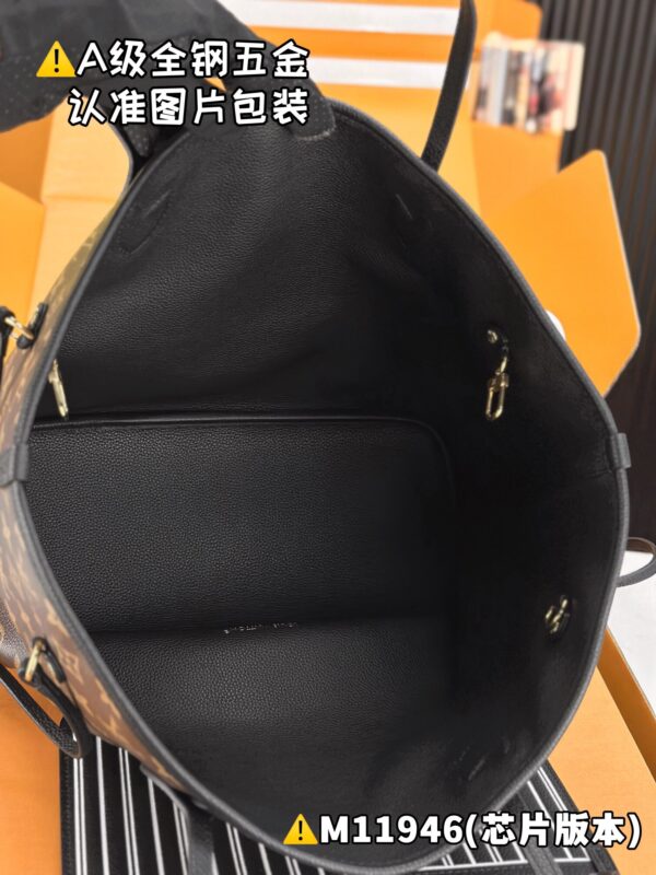 img_1893 NEVERFULL INSIDE OUT Medium M11946 Size 28 x 14 x 31 cm
