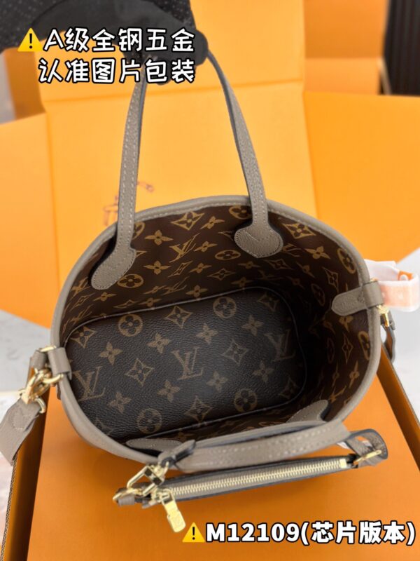 img_1910 NEVERFULL BANDOULIÈRE INSIDE OUT BB M12109 Size 16.5 x 11 x 26.5 cm